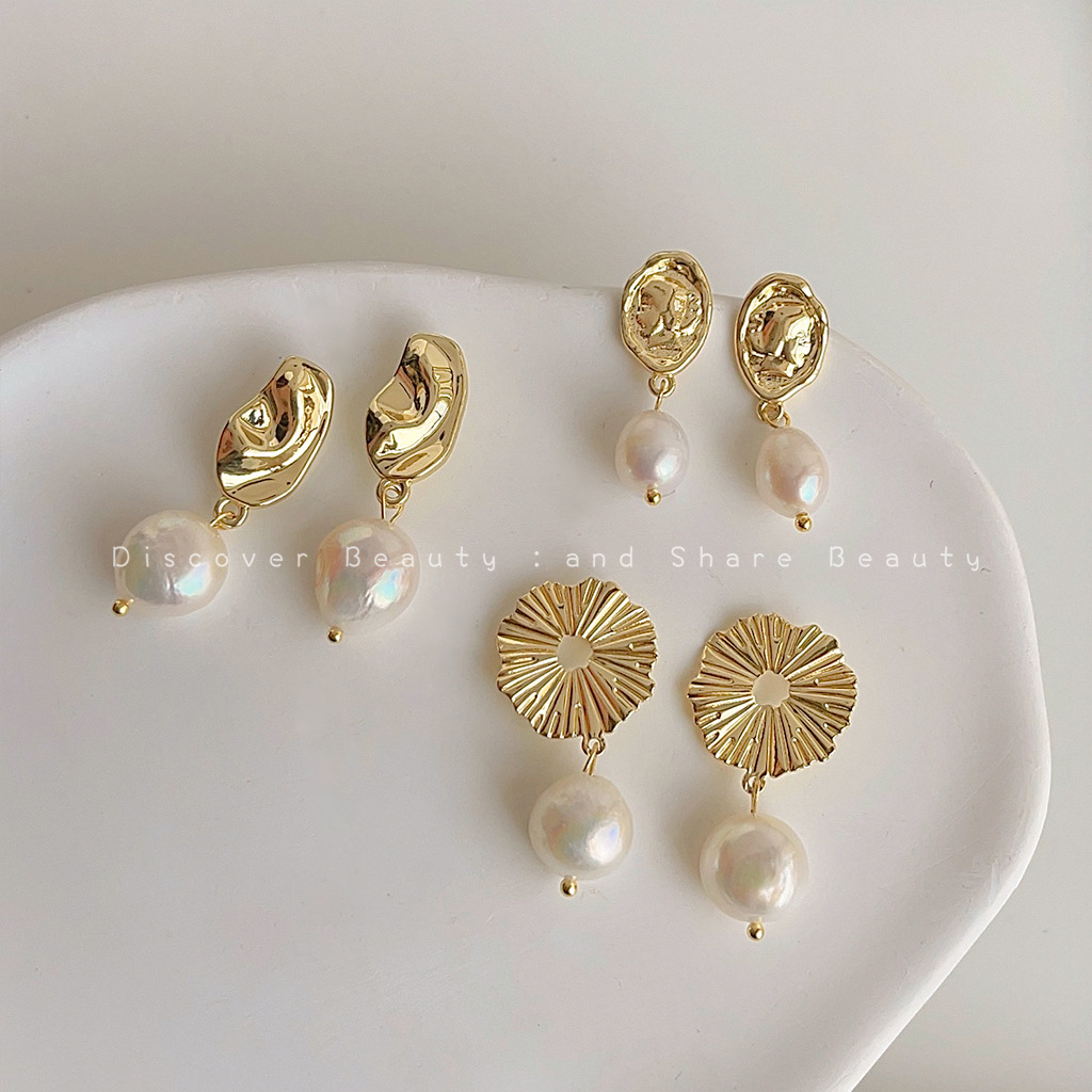 Pearl Earring Stud - DIY アクセサリーフレンチレトロバロック天然真珠イヤリング女性のニッチハイエンドスタッドイヤリングヘップバーンスタイルファッションテンペラメ