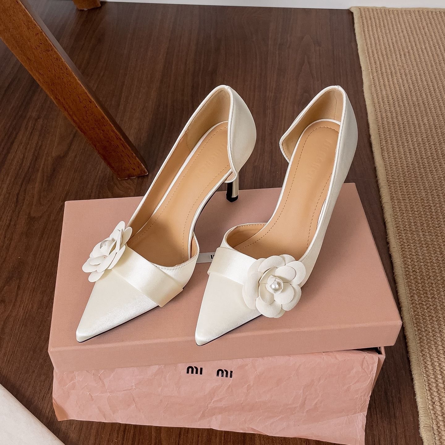 サテンポインテッドスティレットパンプス レディース 花柄パー - Women Formal Wear On Sale のレビューと価格