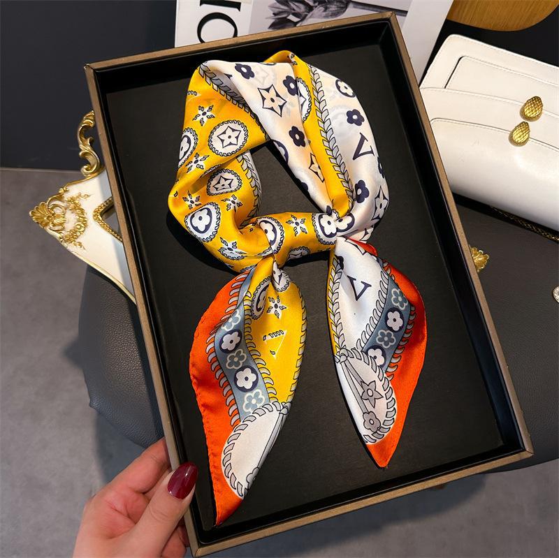 70 センチメートル正方形スカーフ女性のためのレトロプリント - Scarf Silk Neck のレビューと価格